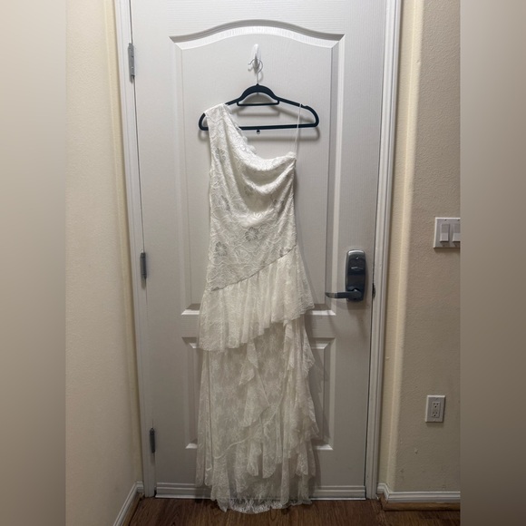 Elliatt Ivory One-Shoulder Lace Wedding Dress Romantic Bridal Party S NWT - Picture 3 of 7